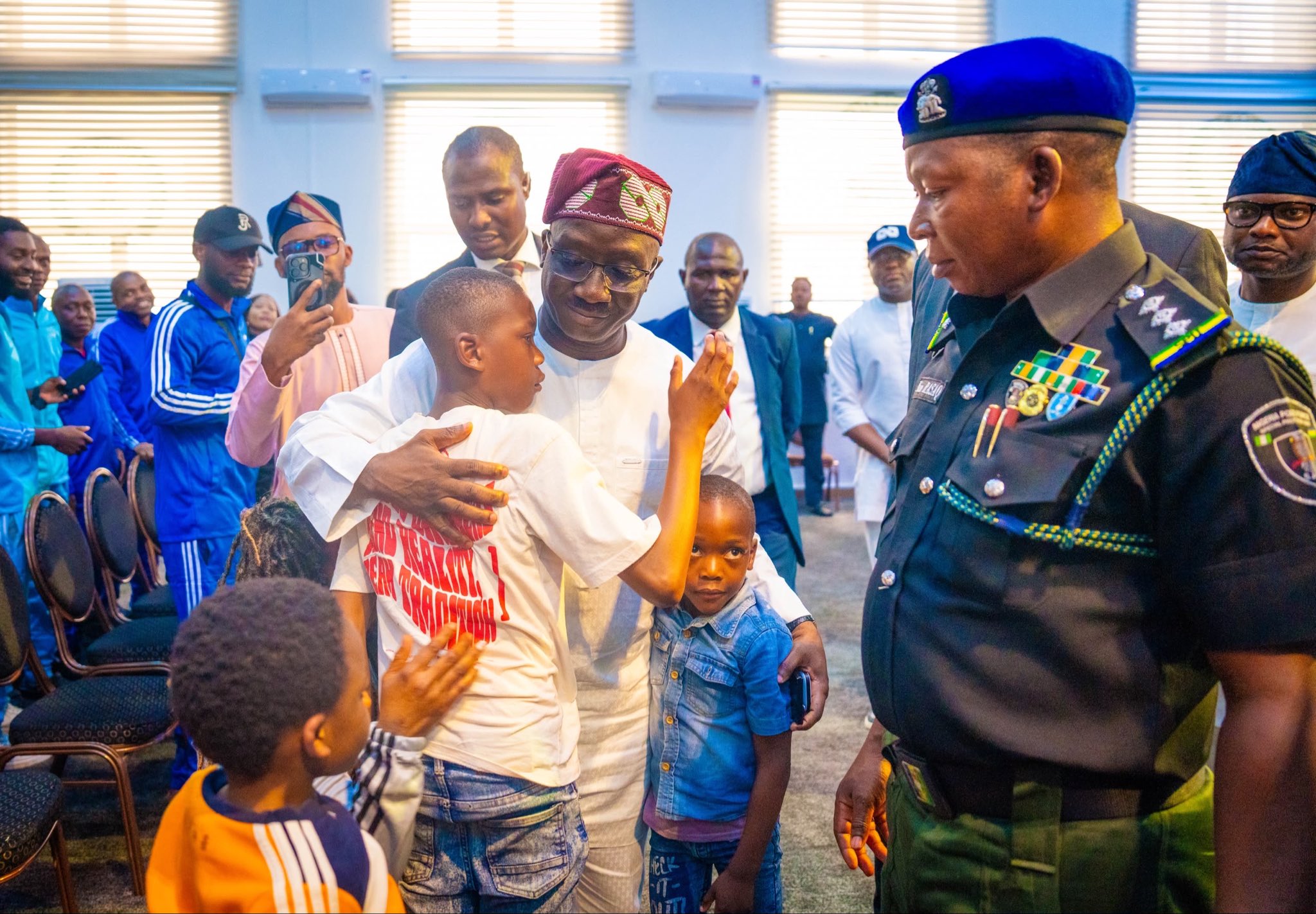 Okpebholo give ₦1 Million Grants to Edo Returnees from South Africa